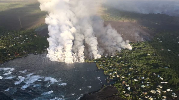 Sute de case, distruse de lava vulcanului Kilauea din Hawaii / VIDEO jpeg