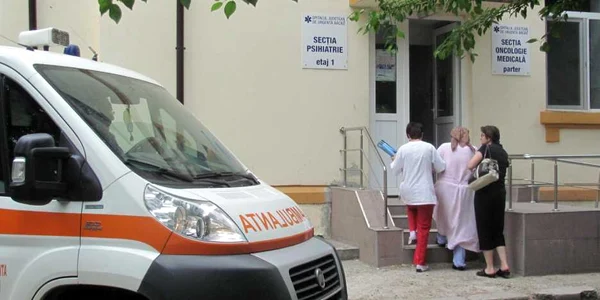 La Psihiatrie, pacienții stau și câte doi în pat
