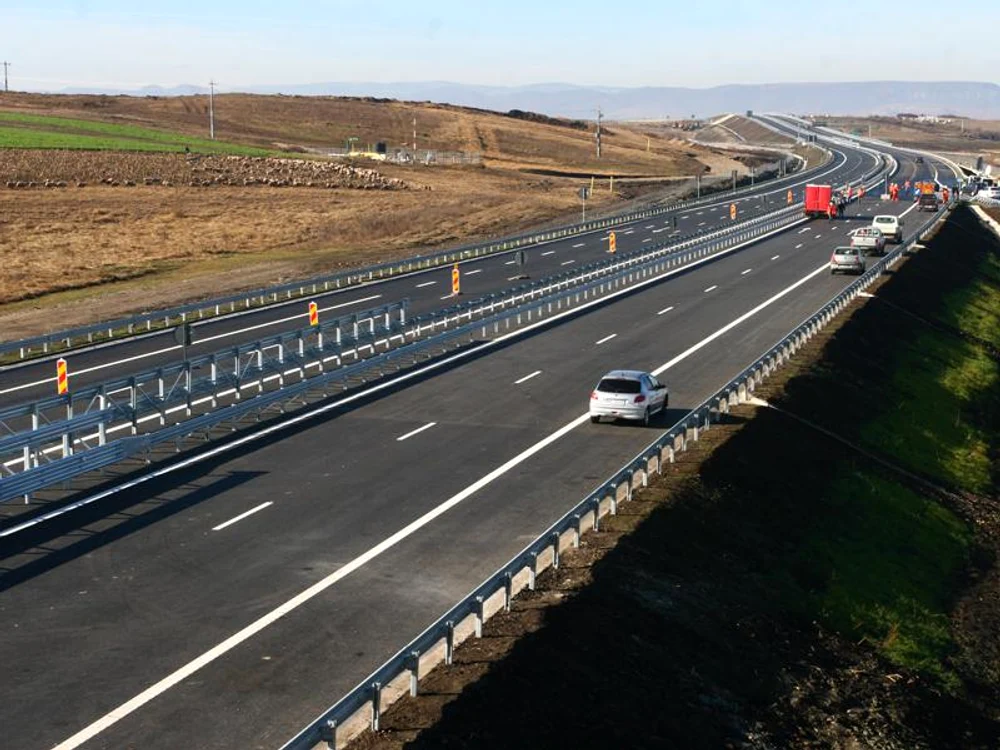 
    Șoferul a fost prins de radar pe Autostrada 3 Turda- Borş  