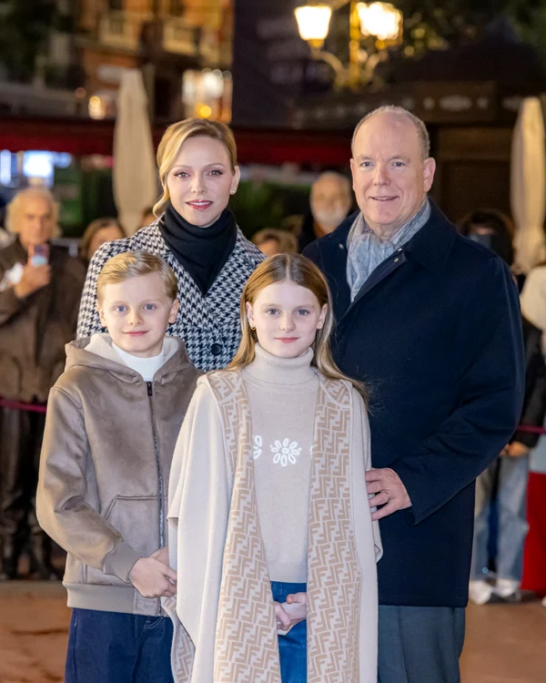 Albert, Charlene și gemenii au aprins luminile de Crăciun, Foto Palatul Prințului 1 jpg