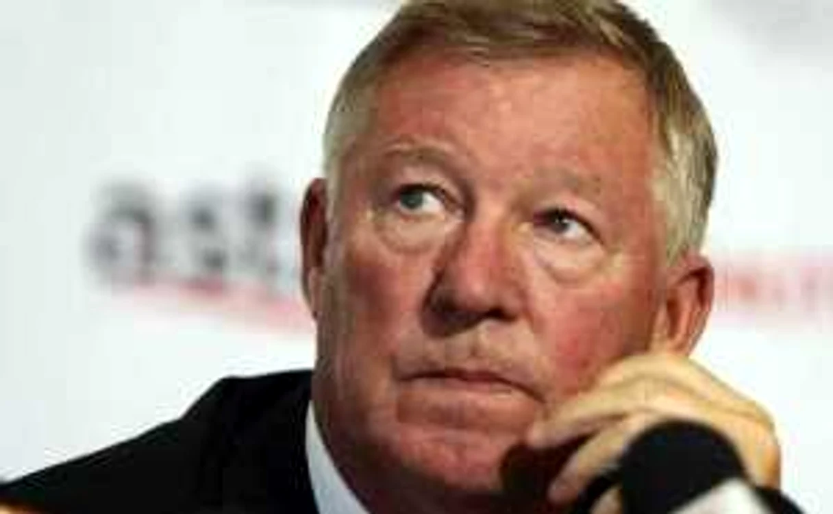 FOTBAL: Alex Ferguson cere sprijin pentru arbitri