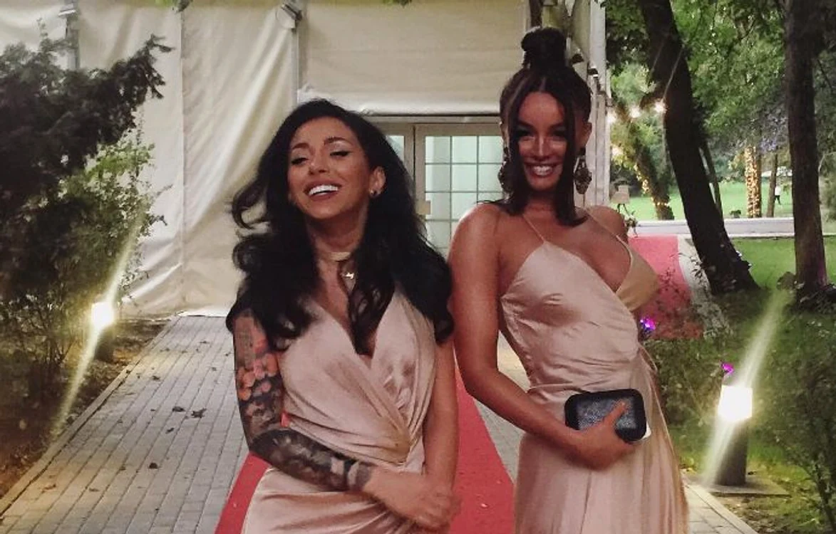 
    Ruby și Claudia au atras toate privirile la nunta lui What's UpFoto: arhivă personală  