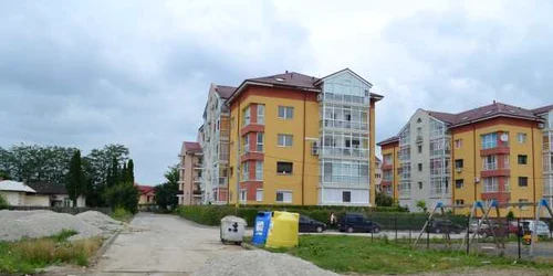 Apartamentele cu credit ipotecar luate în cartierul Bucegi au devenit o povară pentru proprietari