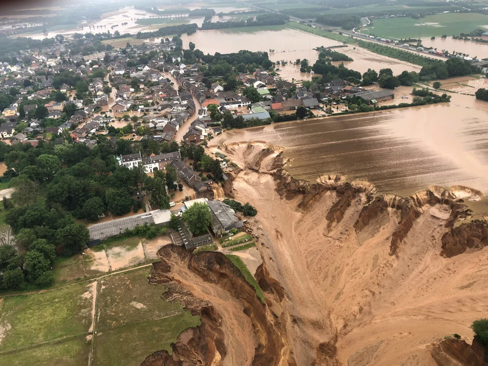 Imagini apocaliptice în Erftstadt-Blessem, Germaniafoto: EPA-EFE