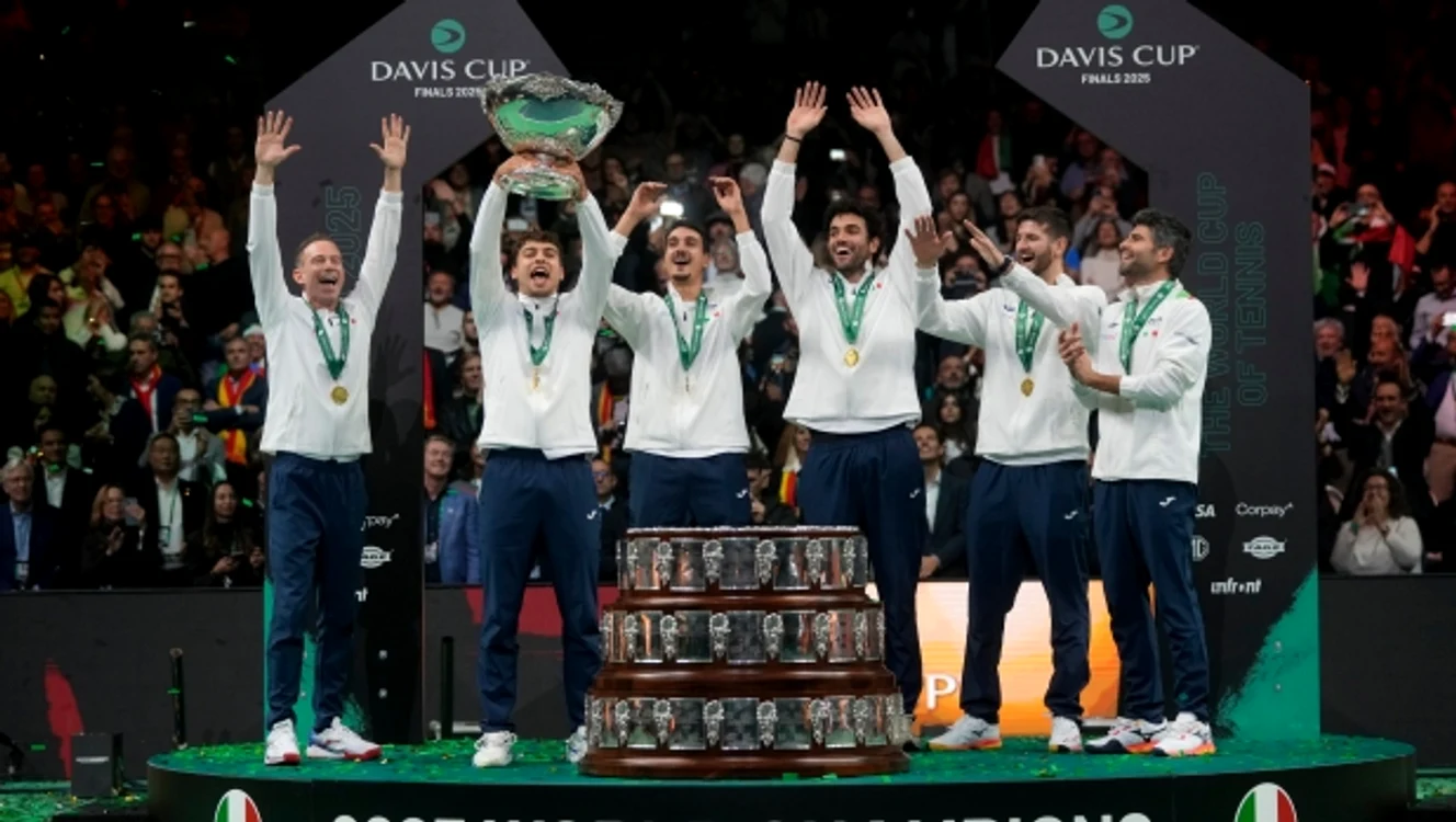 Italieni au pus mâna pe Salatiera de Argint   FOTO daviscup.com