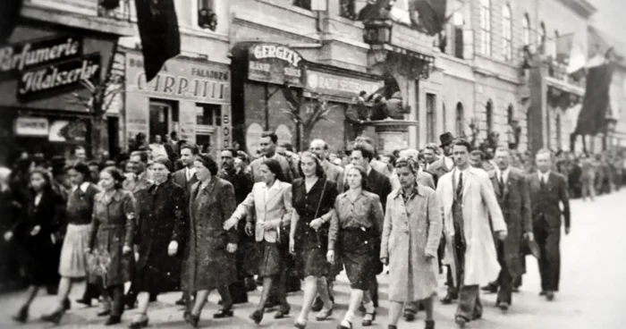 Miting înaintea alegerilor din 1946. FOTO: Muzeul de Istorie al Transilvaniei din Cluj Napoca.