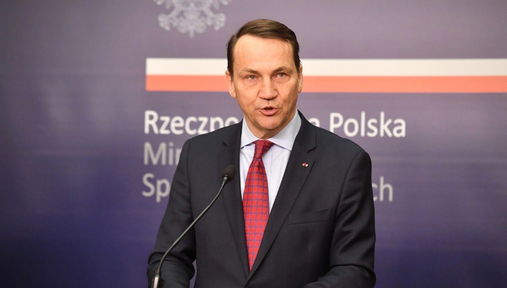 Tensiune în Polonia: Șeful diplomației îl acuză pe președintele suveranist al țării că pregătește ieșirea din Uniunea Europeană