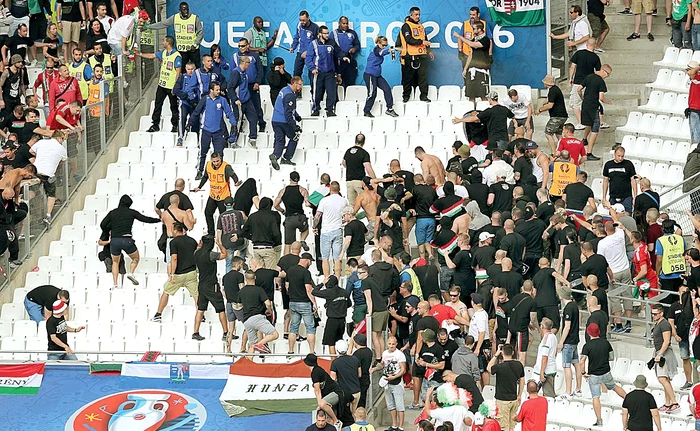 Fanii maghiari s-au bătut cu forţele de ordine franceze