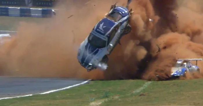 
    Maşina lui Piquet s-a rostogolit pe pistă  