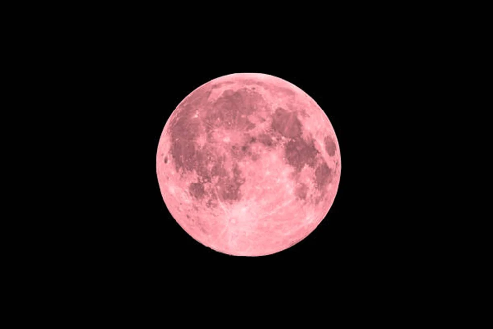 Luna plină din iunie 2026 este „Luna Căpșună”. Când poate fi admirată și de ce se numește așa