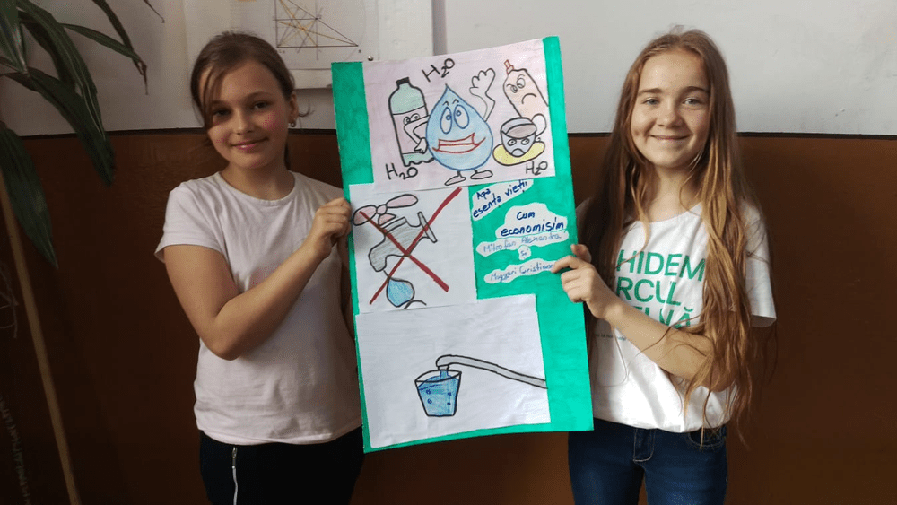 Club de robotică în laboratorul de informatică al unei școli de la țară. Ce învață elevii