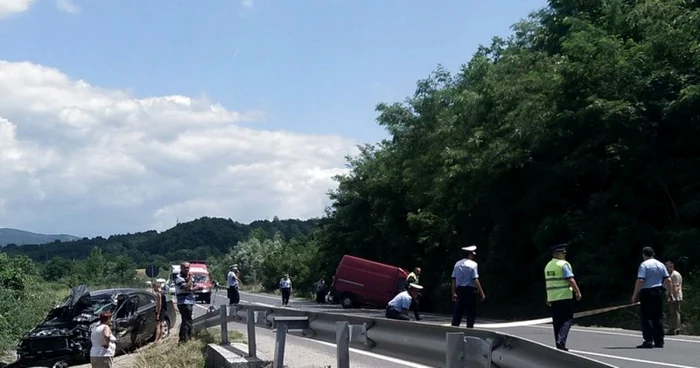 Accidentul s-a petrecut pe DN 66. FOTO: gazetadedimineata.ro