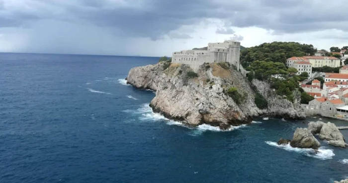 Pe bună dreptate Dubrovnik-ul este considerat unul dintre cele mai frumoase şi spectaculoase oraşe-cetate din Europa FOTO: Bianca Sara