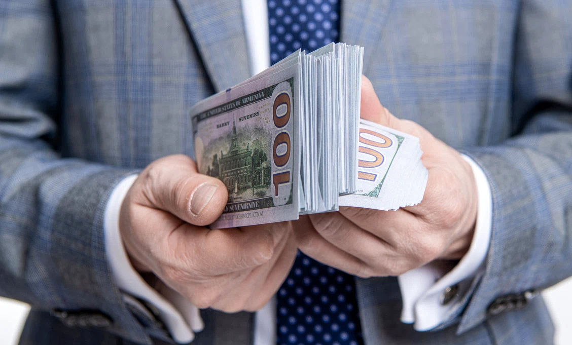 Un bărbat a ajuns printre cei mai bogați oameni din lume fără să știe / foto: Shutterstock