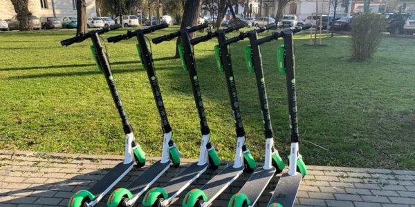 trotineta lime alba iulia Foto Adevarul