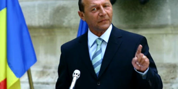 Soluţia lui Băsescu: un ministru de Interne independent sau din opoziţie