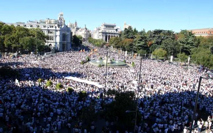 Marş pentru unitatea Spaniei la Madrid FOTO Twitter @locodelpelorojo