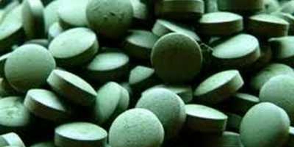 Ce este spirulina și cum poate ajuta la slăbit. În ce situații e contraindicată