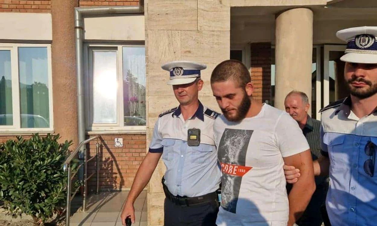Tânărul a fost plasat în arest la domiciliu FOTO Adevărul