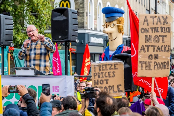 Britanicii au protestat în urmă cu mai multe luni față de creșterea costului vieții FOTO Profimedia