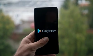 Smartphone aplicatie google play piata aplicatii FOTO Shutterstock
