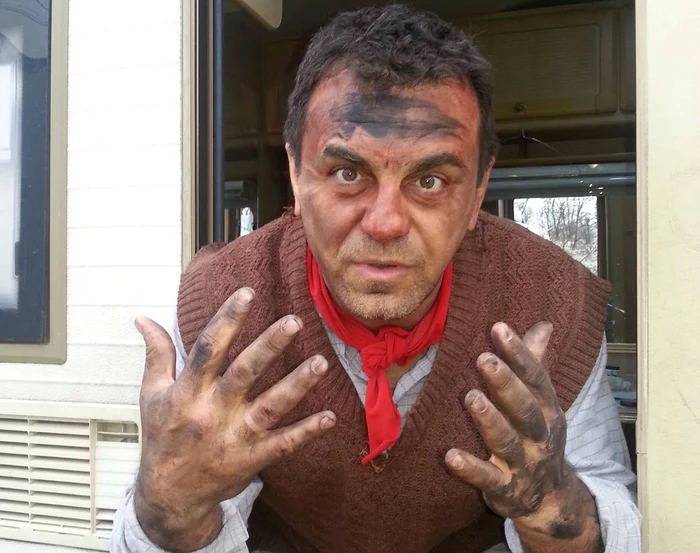 
    Mihai Mărgineanu, cel care-l joacă pe Ardiles, în „Las Fierbinți”, este plecat de acasă de o lună  