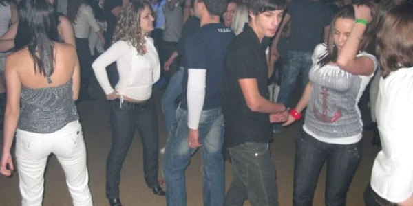 Se lasă cu distracţie mare în cluburile mureşene