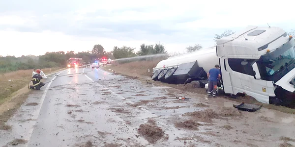 accident autocisterna Vaslui FOTO ISU Vaslui jpeg