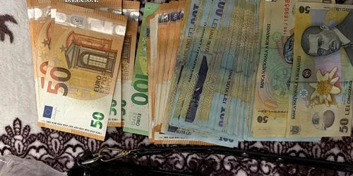 Percheziții la traficanți de droguri (3) jpeg