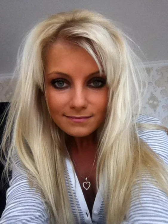 
    Dj Rynno a fost curajos şi a gustat din kebap-ul SylvieiFoto Captură Click! de la Prima TV  