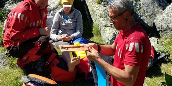 adolescenta salvata in retezat foto salvamont hunedoara