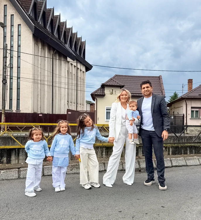 Formula fericirii ei: Cosmin, Lara, Vera, Rita și mezina Aida. FOTO: Instagram