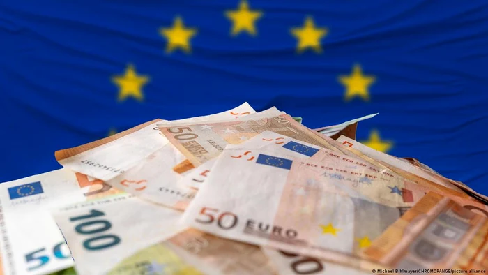 Guvernatorul BNR propune ca aderarea la euro să devină proiect de țară pentru România
