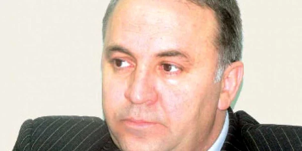 Poliţist judecat pentru că şi-a trădat camarazii
