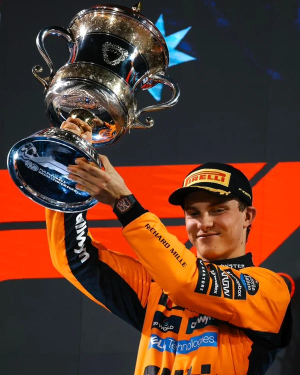 Oscar piatri va purta însemnele BT la cursa din Ungaria. Foto Facebook McLaren