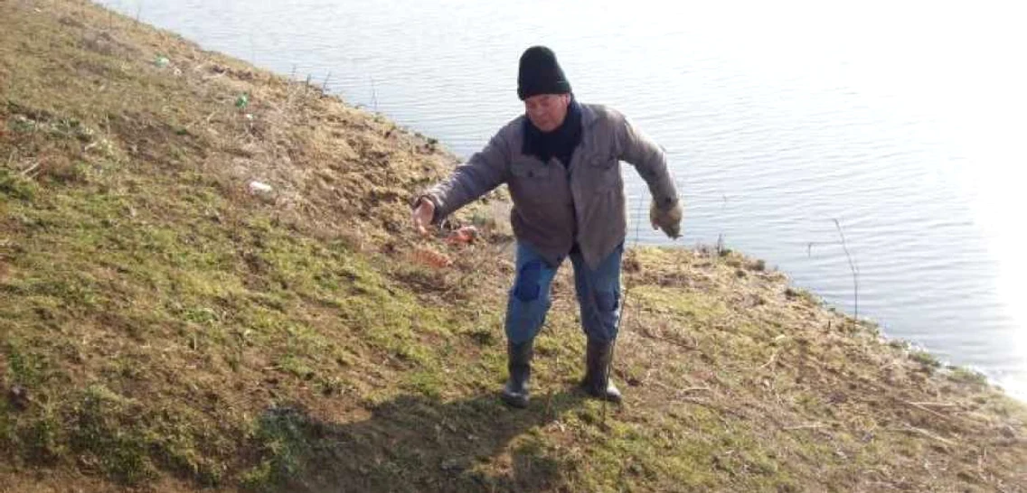 Zeci de gospodării din comuna Vârvoru de Jos sunt inundate  