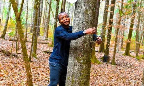 Abubakar  Tahiru cartea recordurilor jpg