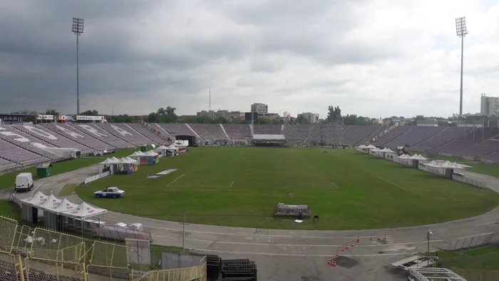 Pregătire stadion Diskioteka FOTO Both