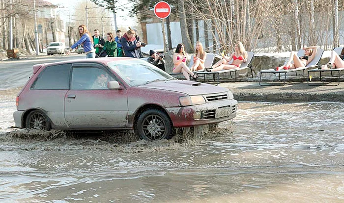 S-au bronzat lângă „piscină”