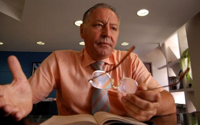 Securistul Hertei Muller şi al lui Laszlo Tokes crede că Darius Vâlcov e „lucrat” de reprezentanţii FMI