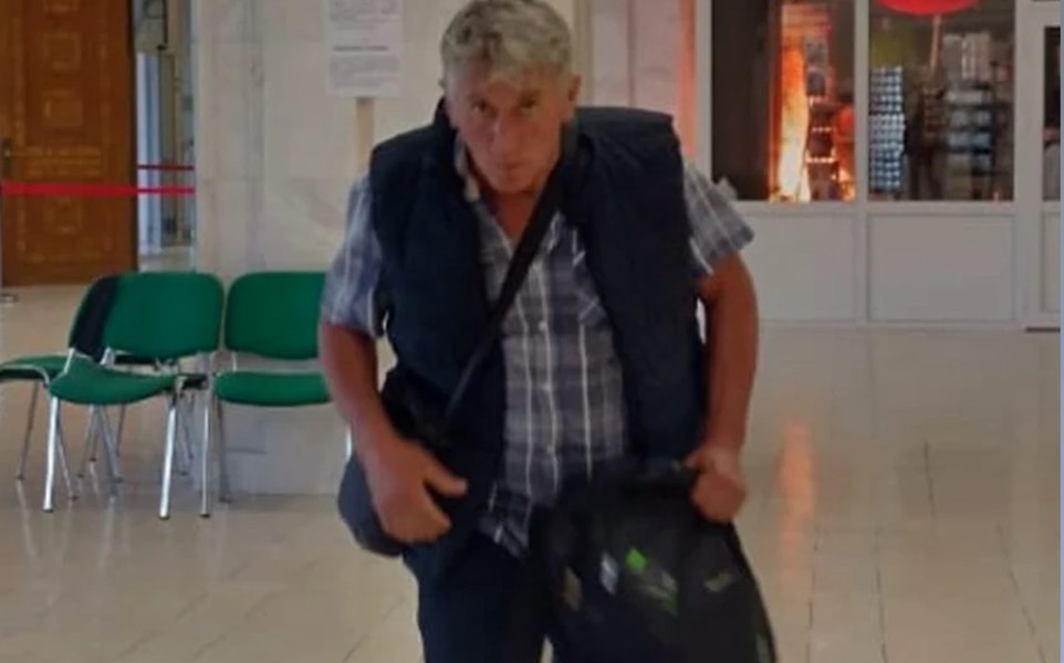 Cum îl descriu vecinii pe bărbatul care a provocat incendiul la Parlament: „Numai el știe de ce a făcut ce a făcut”