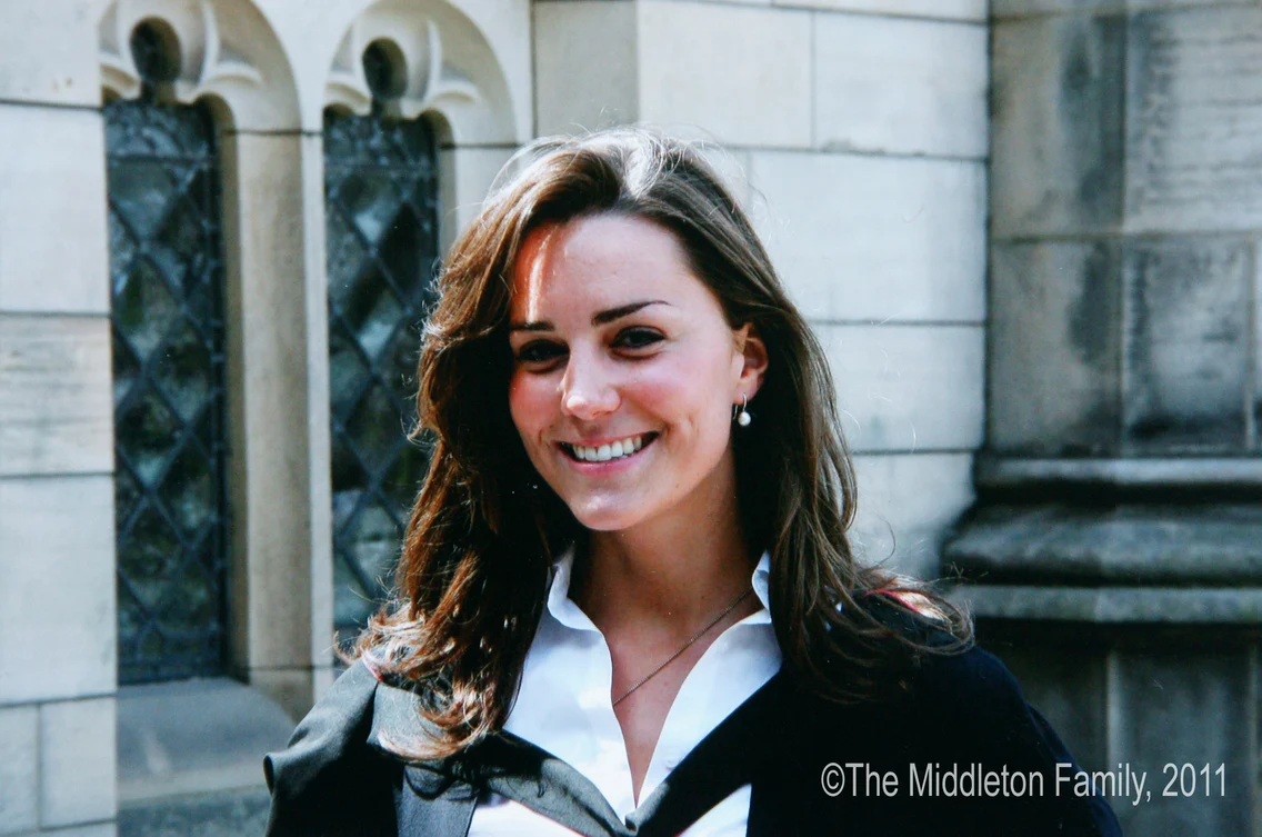 Așa arăta Kate Middleton în 2005, când a absolvit University of ST Andrews jpeg