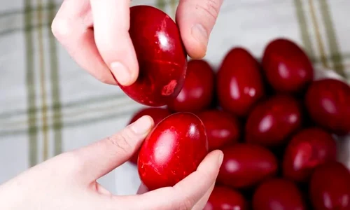 Ciocnirea ouălor pascale Foto Shutterstock jpg