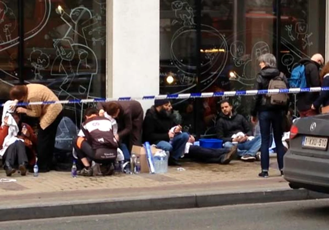 
    Atentate teroriste Bruxelles: 32 de morţi şi 230 de persoane rănite foto: twitter  