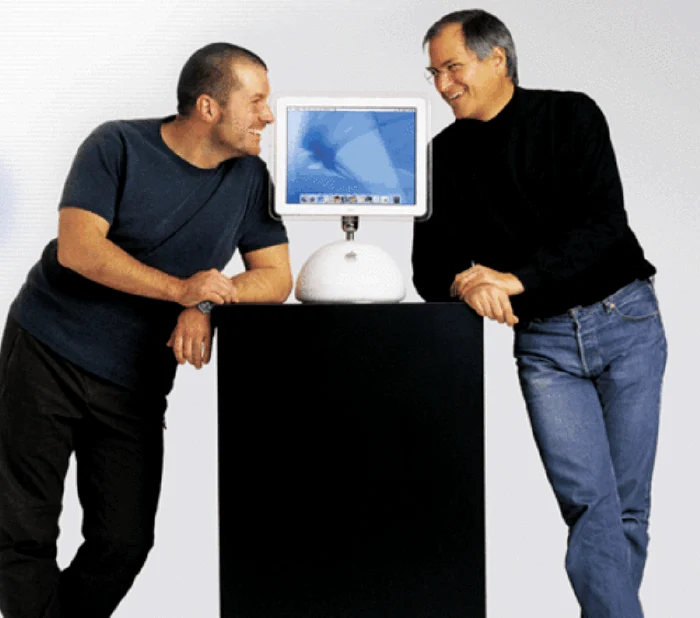 Jonathan Ive şi regretatul Steve Jobs