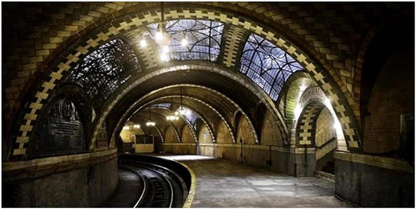 http://www.lifedaily.com/wp-content/uploads/2013/04/nyc_city_hall_station-680x340.jpg