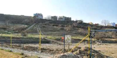 Perimetrul împrejmuit se întinde pe două hectare