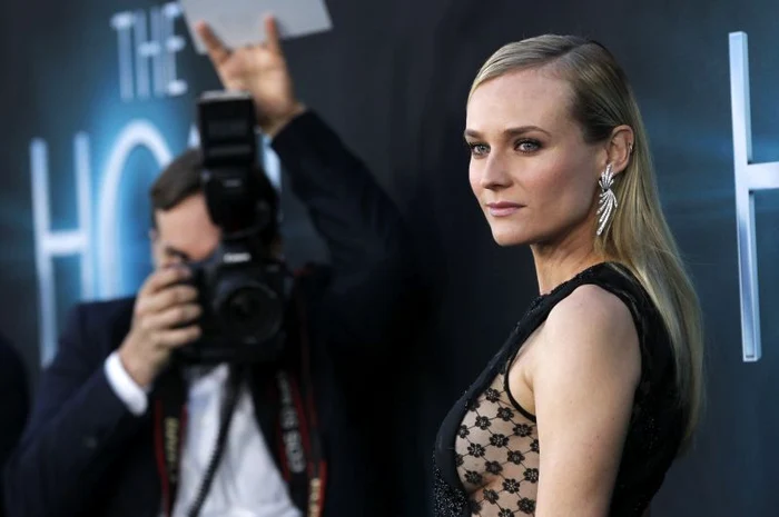 Cei mai frumoşi sâni de pe covorul roşu