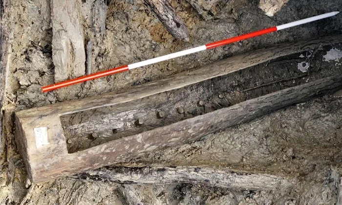 Troacă preistorică de lemn (cca. 1050-850 î.Hr.). Foto: Muzeul Național al Carpaților Răsăriteni