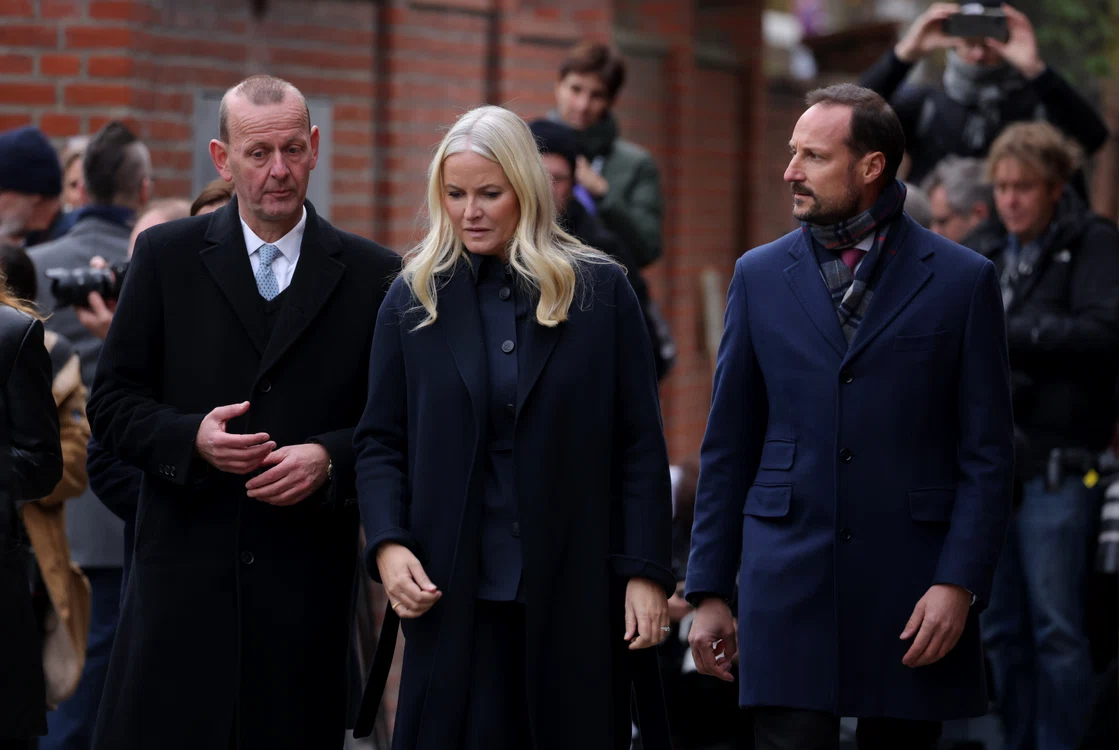 Prințesa Mette-Marit și Prințul Haakon se pregătesc de ce e mai rău.